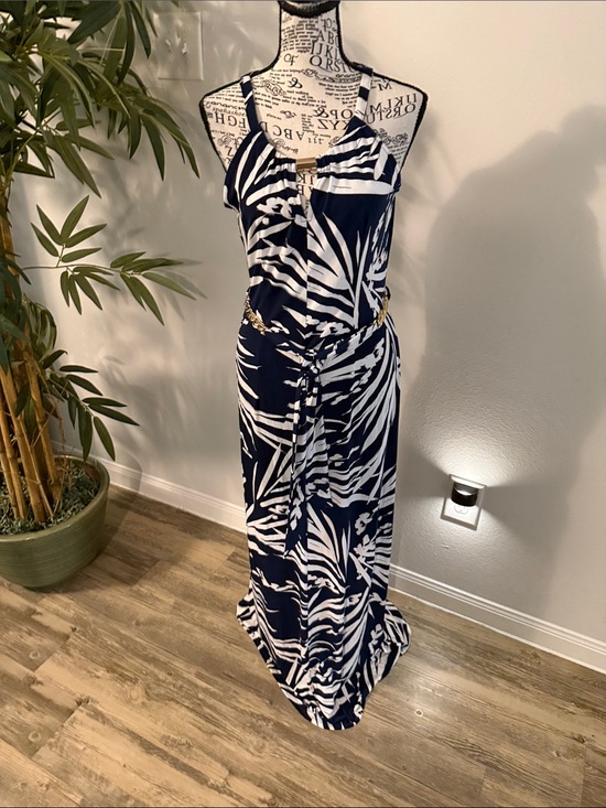 Glamour Dresses & Skirts - Glamour Navy and White Tropical Print Maxi Dress
